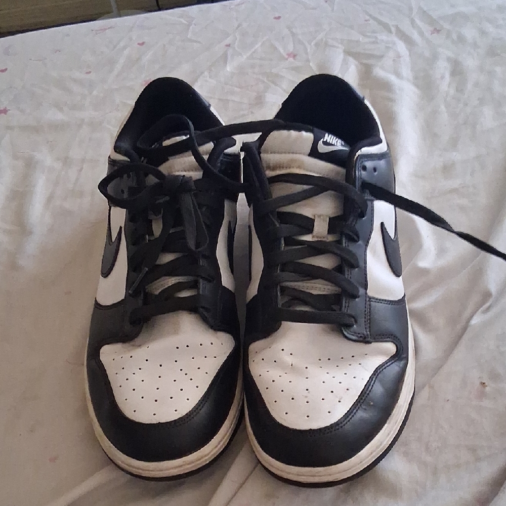 Nike Black and White Sneakers with Classic Design
